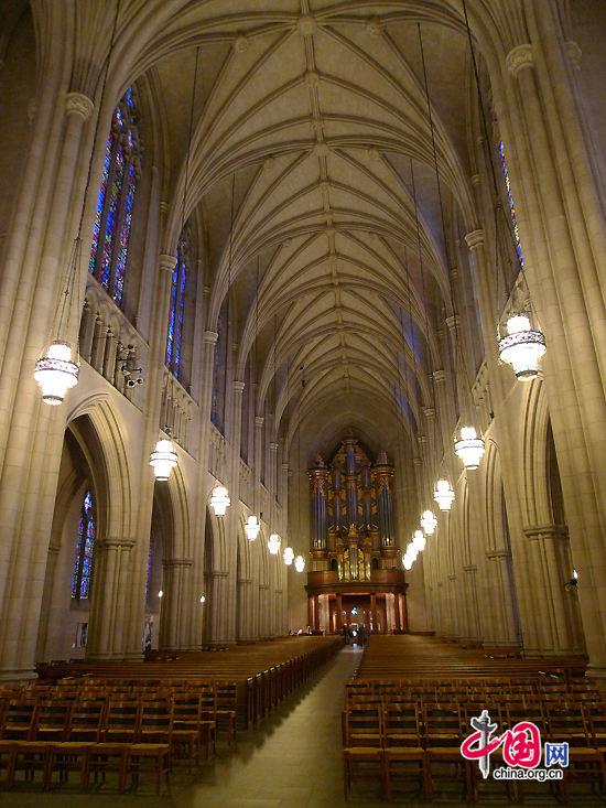 Inside view of Duke University Chapel, an example of neo-Gothic architecture in English style. Duke University is a private research university located in Durham, North Carolina, United States. [Photo by Xu Lin / China.org.cn]