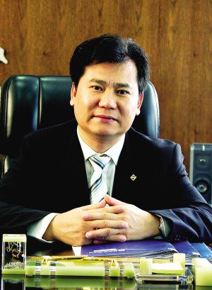Zhang Jindong family, one of the &apos;top 10 richest families in China&apos; by China.org.cn.