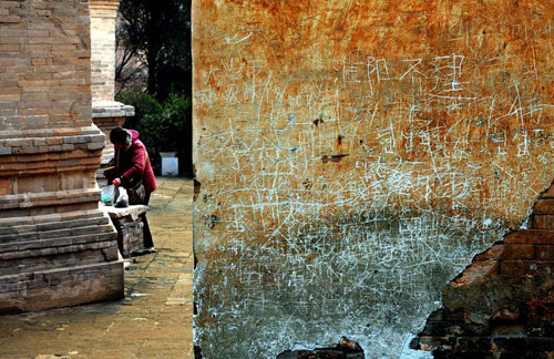 The Shaolin Temple located near Zhengzhou city, Henan province, is in disrepair in this photo taken on June 29, 2011. [Photo: Xinhua]