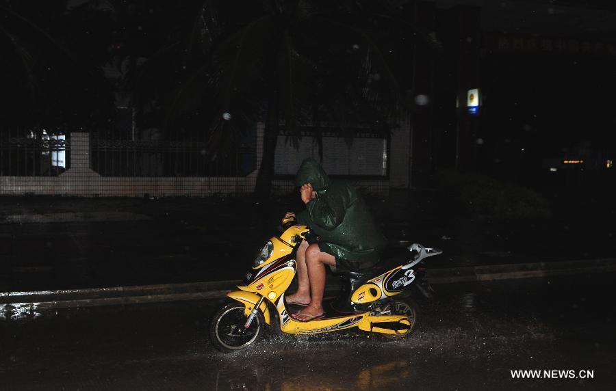 Tropical storm Nock-Ten lashes Hainan