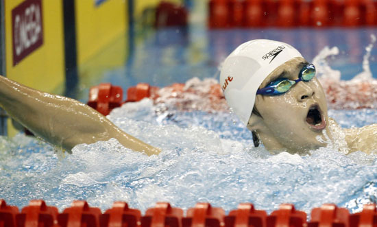 Sun Yang broke Hackett's 1500'm freestyle world record. [Source: shanghai-fina2011.com]