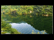 Cuihua Mountain National Geopark, located some 20 kilometers away from Xi'an, is park of the Qin Mountain Range. Formed of an array of metamorphic rocks from the Middle Geological Epoch, it is said that this mountain was raised because of an earthquake in the three valleys in mid-Shaanxi in the second year of King You of Western Zhou's reign.[西部老马/bbs.fengniao]