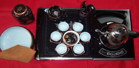 黑瓷茶具 本篇文章来源于第一茶叶网 原文链接：http://news.t0001.com/2011/0731/article_127257.html
