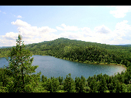 Aer Mountain is known all over the world with its 48-mouthed mineral spring group. The name means 'hot magic spring.' It not only enjoys great fame among the 500 geothermic mineral spring groups already developed in China, but it is also famous in the world. [北岳雄风/bbs.fengniao]