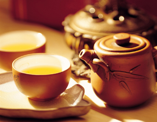 Traditionally, a visitor to a Chinese home is expected to sit down and drink hot tea while talking.