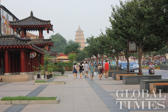 The Big Wild Goose Pagoda provides a good background to the street. Photo: Gong Rui/Globaltimes.cn 
