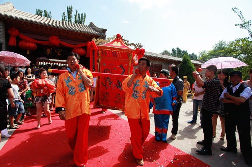 Western Xia wedding debuts in Yinchuan