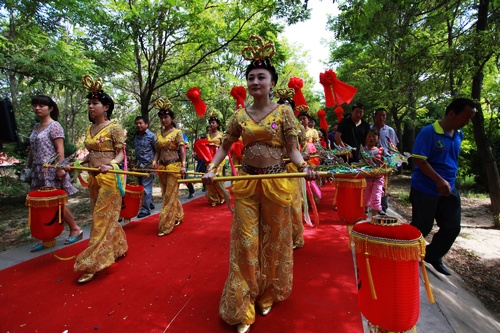 Western Xia wedding debuts in Yinchuan