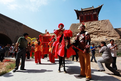 Western Xia wedding debuts in Yinchuan