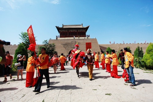 Western Xia wedding debuts in Yinchuan