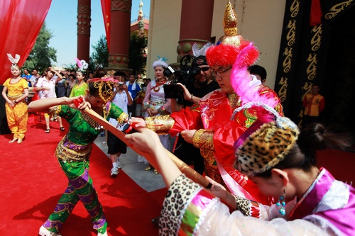 Western Xia wedding debuts in Yinchuan