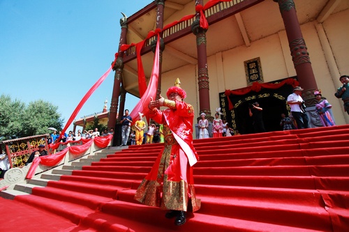 Western Xia wedding debuts in Yinchuan