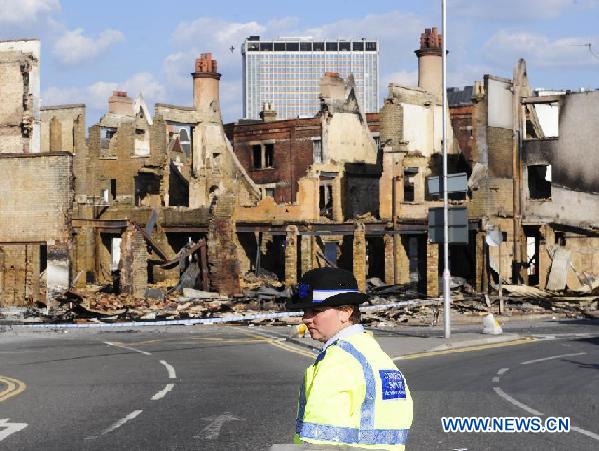 BRITAIN-LONDON-RIOT-POLICE