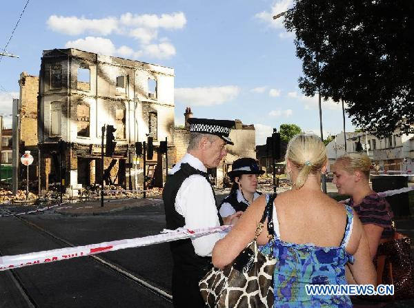 BRITAIN-LONDON-RIOT-POLICE