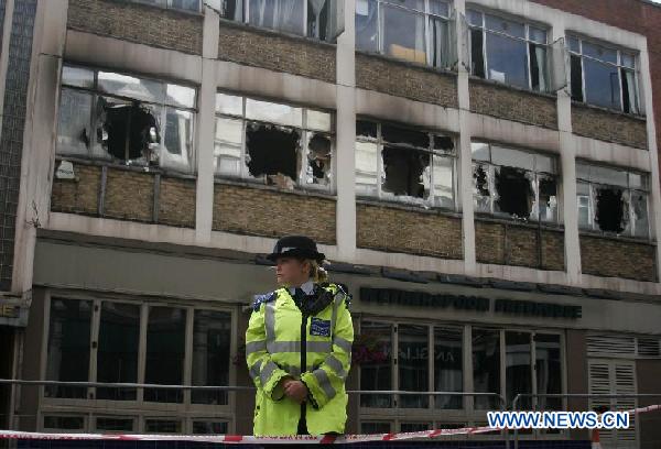 BRITAIN-LONDON-RIOTS-POLICE