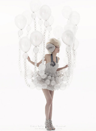 It's a dress made from balloons -- 200 of them, to be exact.