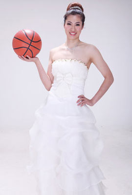 Basketballers ditch uniforms for glam photo shoot