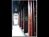 Zhouzhuang, one of the most famous water towns in China, is sited in Kunshan City, 30 kilometers southeast of Suzhou. With a history of more than 900 years, it keeps the style and pattern of an ancient water village. It is noted for its profound cultural heritage, well-preserved ancient residential houses, elegant watery views, and traditions and customs with a strong local flavor. [D80对酒当歌/bbs.fengniao]