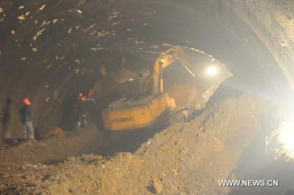 CHINA-YUNNAN-TUNNEL-COLLAPSE (CN)