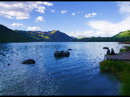 As a part of the Ha'nasi Lake area, Ha'nasi Nature Reserve lies in the northern part of Burqin County, Xinjiang Uygur Autonomous Region. It was established in 1980 as the 'pure land of the world' due to its unspoiled original natural scenery.The entire nature reserve occupies 2,200 square kilometers and contains snow mountains, glaciers, forests, flowers, lakes, meadows and almost all varieties of natural beauty. [初歌123/bbs.fengniao]