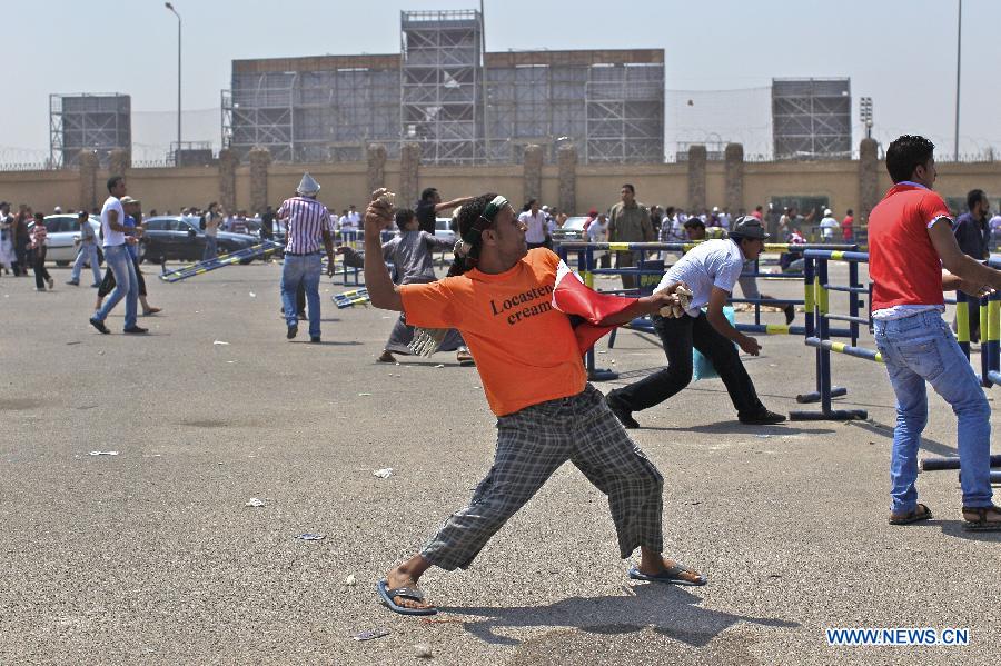 EGYPT-CAIRO-MUBARAK TRIAL-CLASH