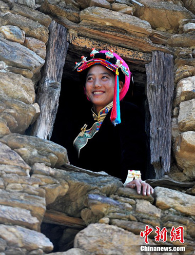 Danba County of China's Sichuan province is known as the 'Beauty Village.' Girls born there are considered to be beautiful, possibly due to its favorable environment and climate. [Photo/Chinanews.com] 