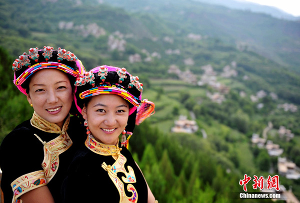 Danba County of China's Sichuan province is known as the 'Beauty Village.' Girls born there are considered to be beautiful, possibly due to its favorable environment and climate. [Photo/Chinanews.com]