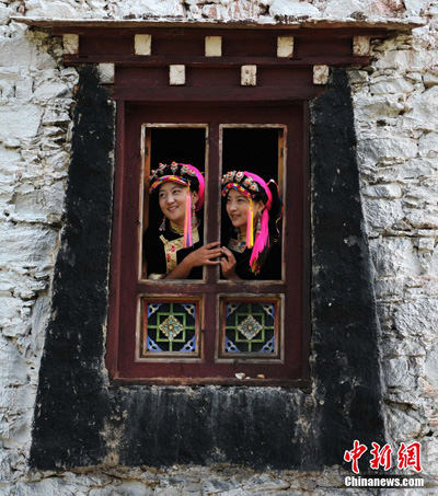 Danba County of China's Sichuan province is known as the 'Beauty Village.' Girls born there are considered to be beautiful, possibly due to its favorable environment and climate. [Photo/Chinanews.com] 