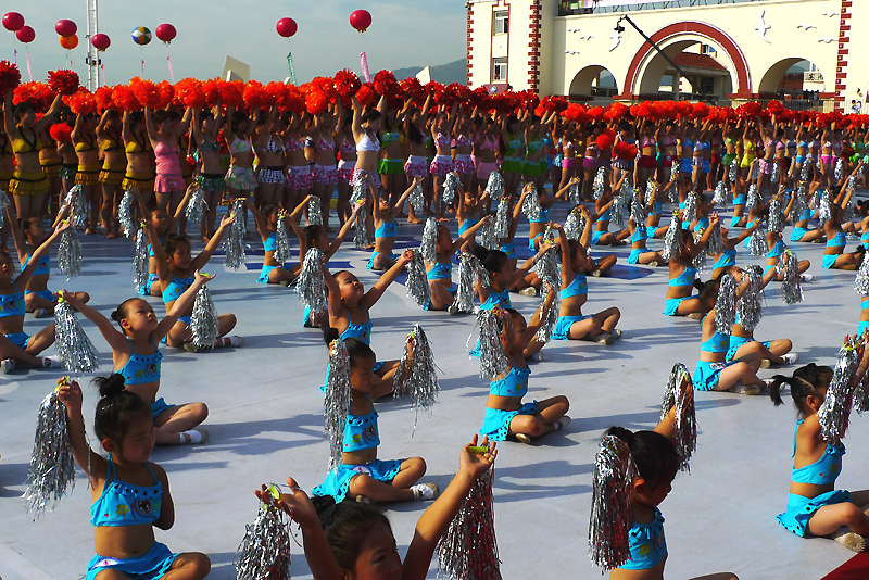 Bikini wearers create a new Guinness record in China&apos;s Huludao