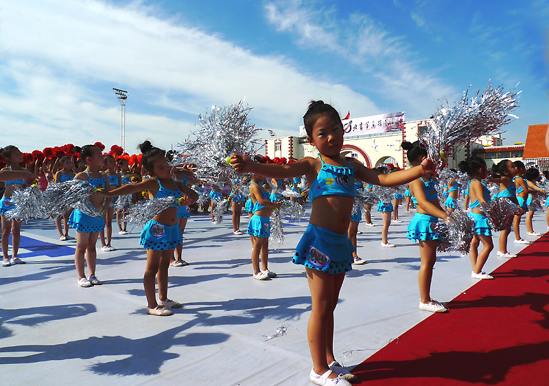 Bikini wearers create a new Guinness record in China&apos;s Huludao