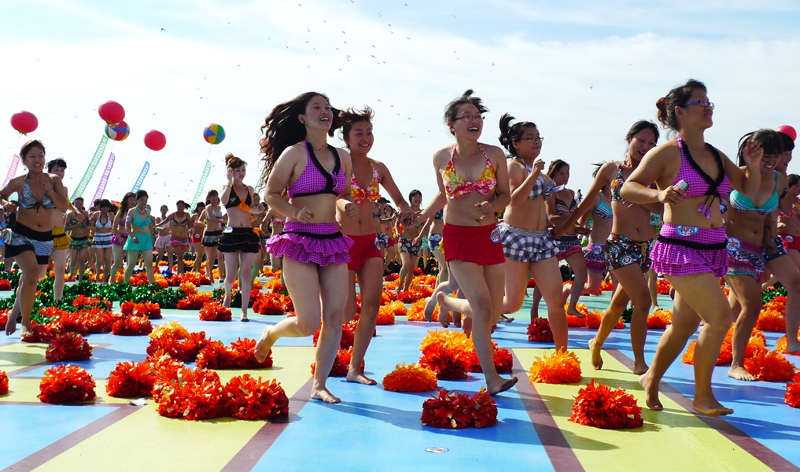 Bikini wearers create a new Guinness record in China&apos;s Huludao