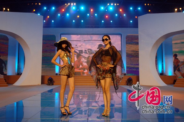 The first China (Xingcheng, Huludao) International Swimsuit Festival came to a close Wednesday evening after a swimsuit design contest in Huludao, Liaoning Province. 