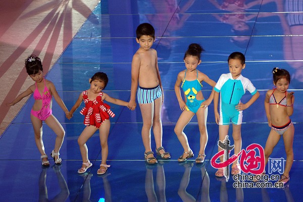 The first China (Xingcheng, Huludao) International Swimsuit Festival came to a close Wednesday evening after a swimsuit design contest in Huludao, Liaoning Province. 