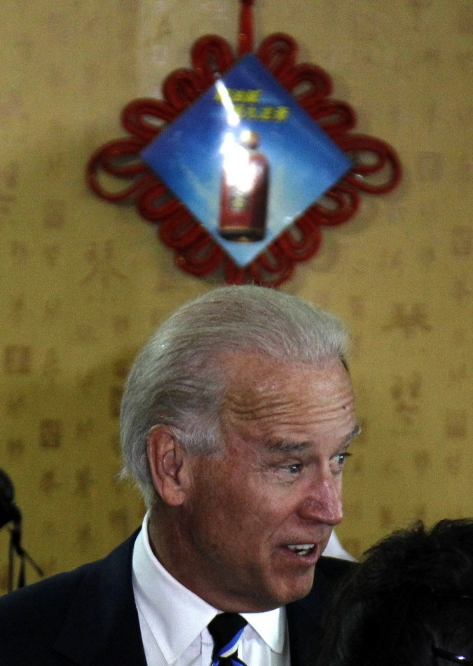 Biden's diplomacy reaches Beijing restaurant