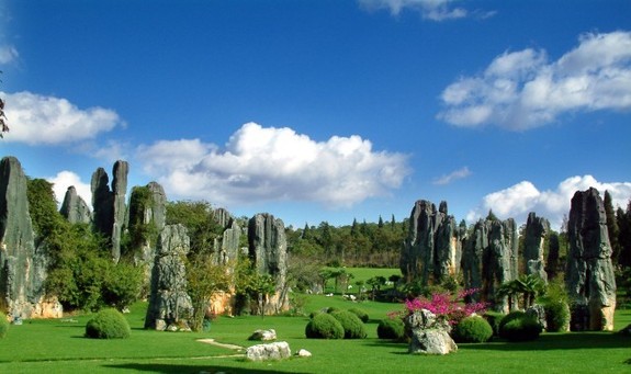 Stone Forest, one of the &apos;Top 10 Yunnan attractions&apos; by China.org.cn.