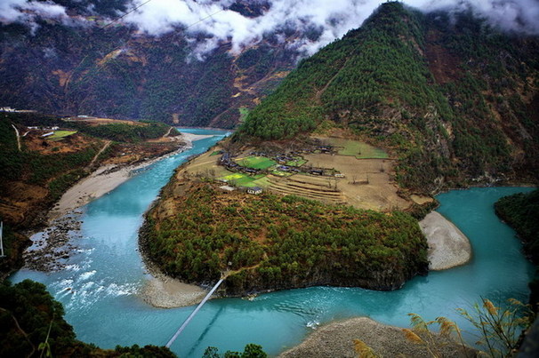 Nujiang Lisu Autonomous Prefecture, one of the &apos;Top 10 Yunnan attractions&apos; by China.org.cn.