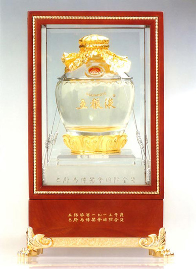 The base and cap of the bottle are made of 24-karat gold.