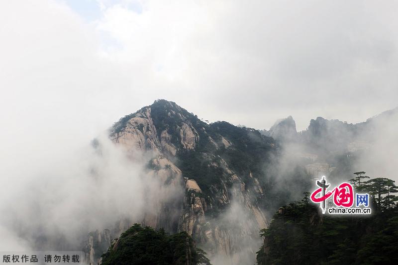 Located in southern Anhui Province, Mount Huangshan covers an area of 250 kilometers, of which 154 square kilometers are scenic attractions. Its landscape features 'four wonders' of imposing peaks, spectacular rocks, odd-shaped pines, and a sea of clouds.[China.org.cn]