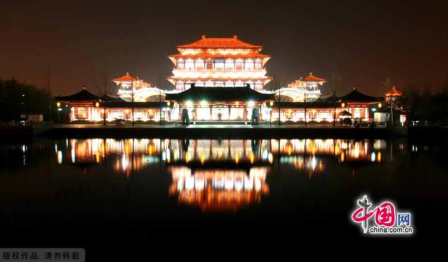 Tang Paradise or Lotus Garden, is located next to Big Wild Goose Pagoda in Xi'an. It is China's first large-scale royal garden that presents the styles and features during the Tang Dynasty (618-907).