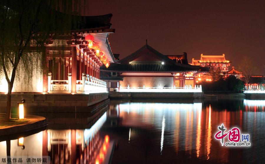 Tang Paradise or Lotus Garden, is located next to Big Wild Goose Pagoda in Xi'an. It is China's first large-scale royal garden that presents the styles and features during the Tang Dynasty (618-907).