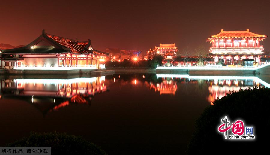 Tang Paradise or Lotus Garden, is located next to Big Wild Goose Pagoda in Xi'an. It is China's first large-scale royal garden that presents the styles and features during the Tang Dynasty (618-907).