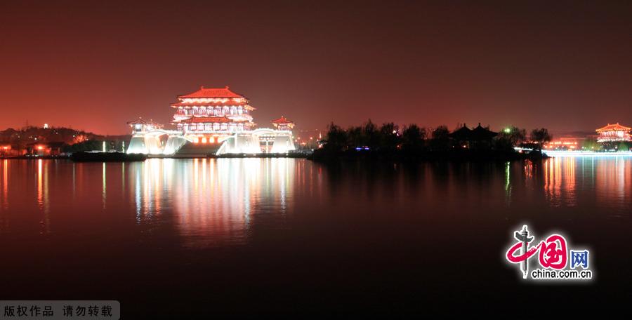 Tang Paradise or Lotus Garden, is located next to Big Wild Goose Pagoda in Xi'an. It is China's first large-scale royal garden that presents the styles and features during the Tang Dynasty (618-907).