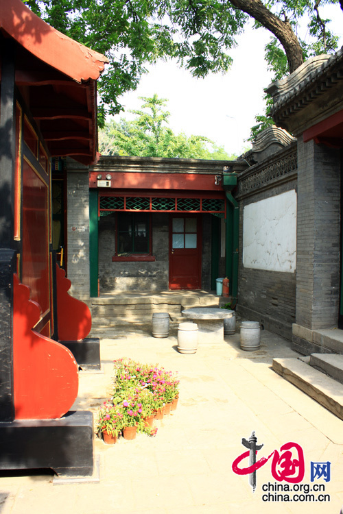 Mei Lanfang, was born in a Beijing Opera family in Beijing on October 22, 1894. He is the most outstanding performances of Beijing Opera artists in China.The residence of Mei Lanfang is located in Xicheng District. It is a typical Beijing courtyard houses, with an area of 1,000 square meters. Mei Lanfang spent the last decade of his life there. [China.org.cn]