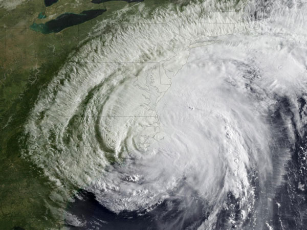 This National Oceanic and Atmospheric Administration satellite image, taken and released on August 27, 2011, shows Hurricane Irene after it made landfall along the US Atlantic coastline. [China Daily via Agencies]