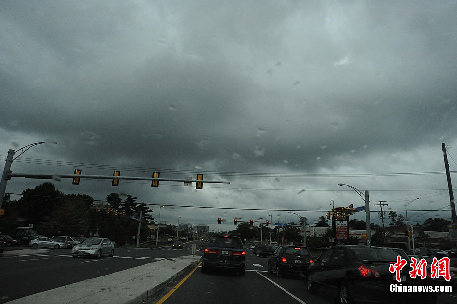 Hurricane Irene charges up the US East Coast on August 27, 2011. [Chinanews.com]