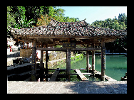 Tengchong in Baoshan, Yunnan, is located on the border with Myanmar. It was once a communications hub of the Silk Road. As a cultural and historical city, it is now a trading post for emerald. Tenchong is also well known for its hot sea and cluster of about 70 volcanoes. The hot sea is actually a group geothermal springs. They are not only a marvelous scenic area but also good for health and have been used as a sanitarium. [莫厘峰客/bbs.fengniao]