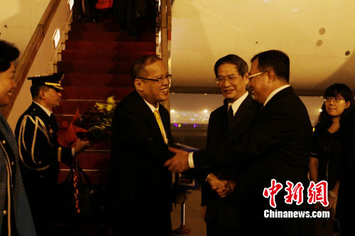 Philippine President Benigno S. Aquino III arrived in Beijing Tuesday evening, kicking off a five-day state visit to China. 