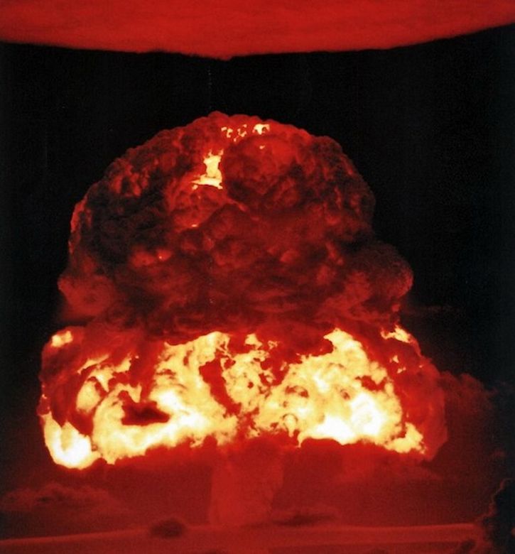 Nuclear explosion [forum.xinhuanet.com] 