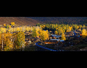 Situated in northwest China, Xinjiang Uygur Autonomous Region was known as the Western Territory in ancient times. Its 1.66 million-square km represent about one-sixth of the total territory of the country, making it the largest of China's regions and provinces. With its vast territory, Xinjiang boasts rich and diverse tourist resources, including charming natural scenery, distinct Uygur customs, and abundant delicious fruits. [FotoSky/ forum.xitek.com]