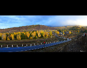 Situated in northwest China, Xinjiang Uygur Autonomous Region was known as the Western Territory in ancient times. Its 1.66 million-square km represent about one-sixth of the total territory of the country, making it the largest of China's regions and provinces. With its vast territory, Xinjiang boasts rich and diverse tourist resources, including charming natural scenery, distinct Uygur customs, and abundant delicious fruits. [FotoSky/ forum.xitek.com]